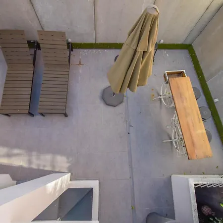 The Lx Hill Albergue *